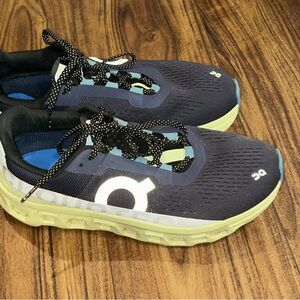 On Cloud Athletic Shoes in Navy & Pale Yellow